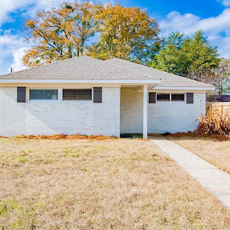 House In Mobile Newly Renovated! Quiet & Centrally Located! エクステリア 写真